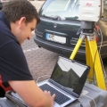 Laserscanner mit Equipment im Aufbau