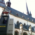 Laserscanner mit St. Nikolauskirche im Hintergrund